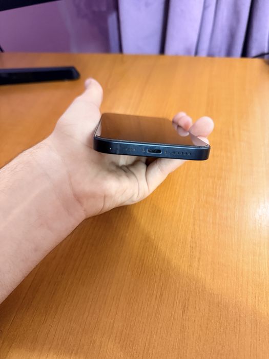 Vand iphone 14 simplu