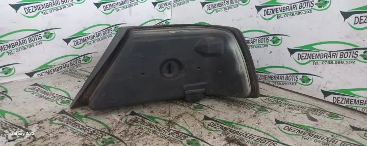 Lampa / Tripla stop stanga pe aripa Mercedes-Benz E-Class 1990
