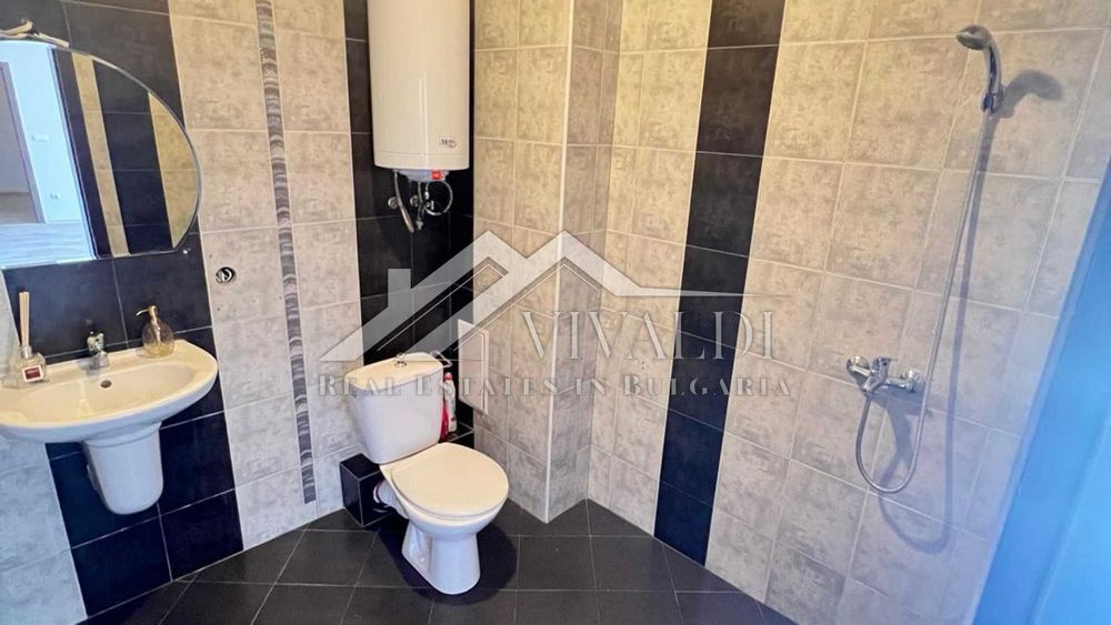 Продава се Четиристаен апартамент в Варна, Център - 180 кв.м за 1970 €/кв.м - Снимка #12