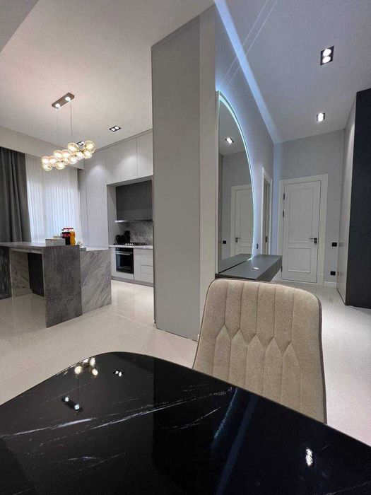 Готовая 2-комнатная квартира с мебелью в Mirabad Avenue, 68 м²