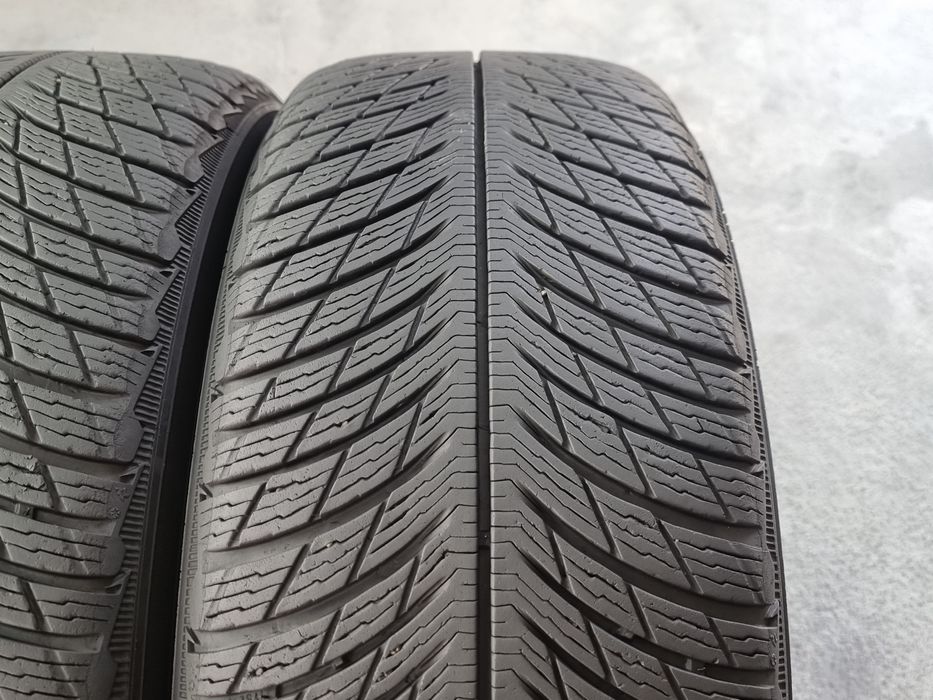 225/65/17 Michelin 4Броя: 300лв 6.5мм