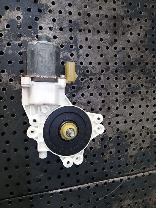 Motoras macara dreapta spate dodge caliber 0130822279 128000682a