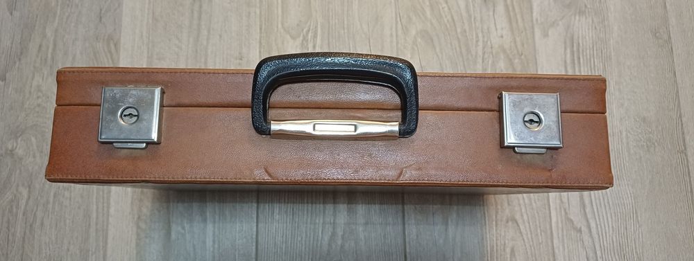 Diplomat geanta acte bani vintage din piele