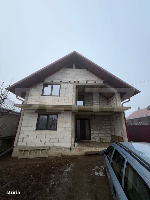 Casa spatioasa cu teren 11 ari in Liteni Moara