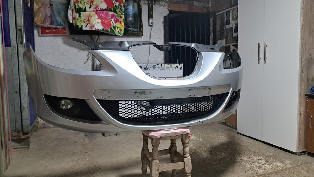 Vând bară față Seat Leon