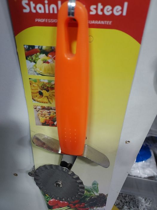 Dispozitiv de taiat aluat, taietor de aluat dinotel inoxidabil ondulat