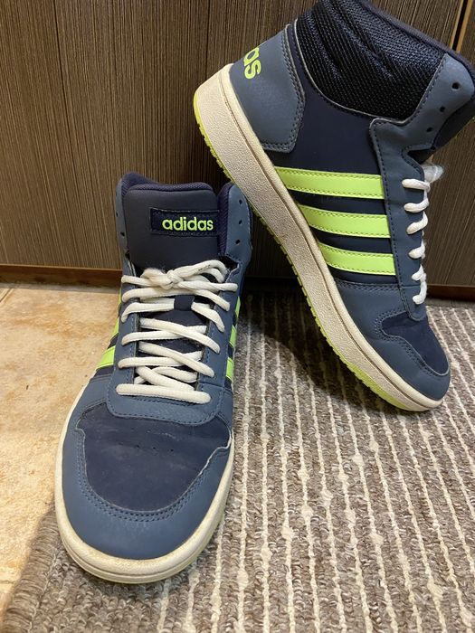 Продавам кецове “Adidas”