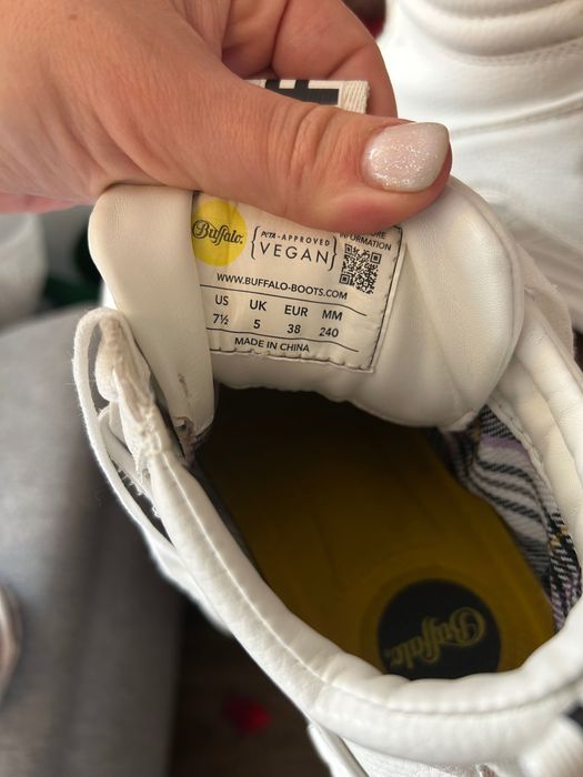 Боти Buffalo ( веган кожа ) перфектно състояние