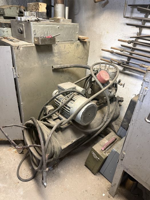 Индустриален бутален компресор Елпром 1.1 kW, 220 V, работещ