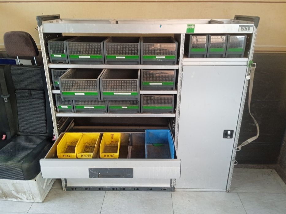 Инструментальный шкаф bott