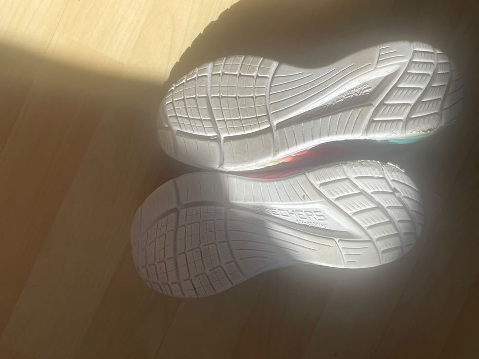 Adidași Skechers nr 34 cu lumini