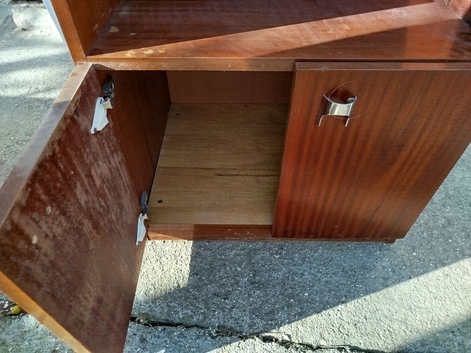 Старо шкафче от соца