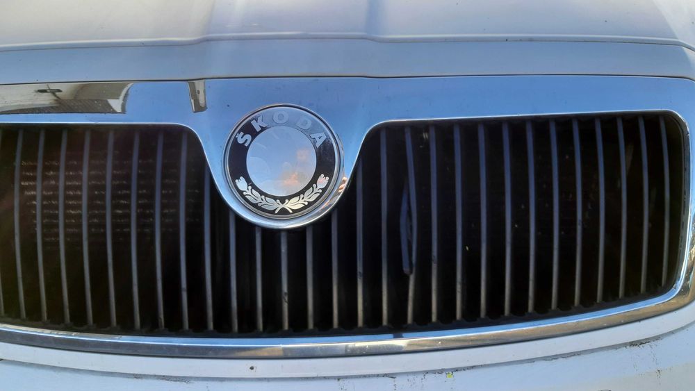 Dezmembrez Skoda Superb 1 1.9TDI/AVB/usa/portbagaj/grila/faruri/stopuri/oglinda/jante/interior/volan/aripa/capota