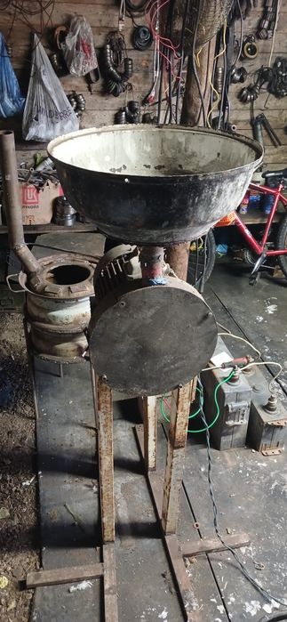 Продам дробилку для зерна