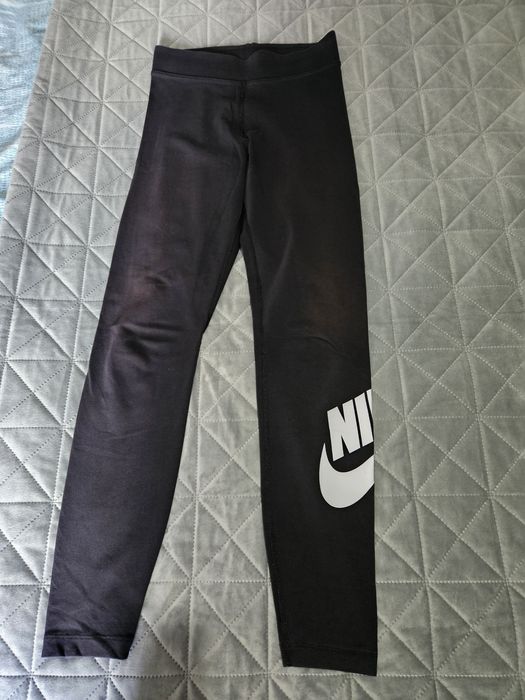 Сет Nike  3бр , подарък 2бр.маратонки