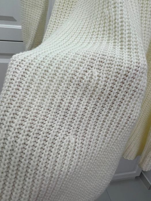 Vand rochie tricot pentru fete 13-14 ani