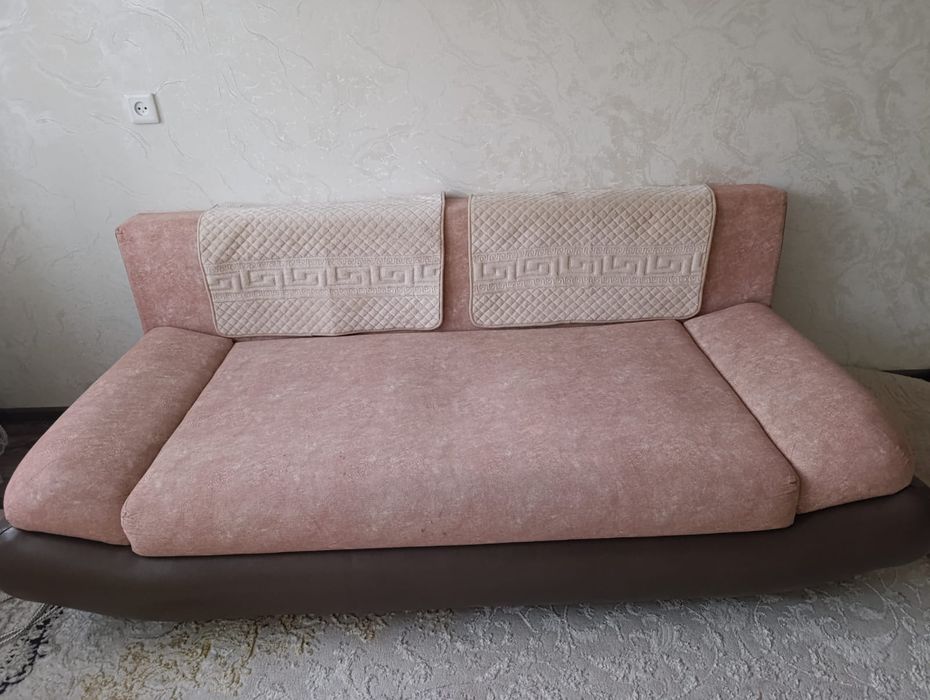 Диван мягкий для гостиной