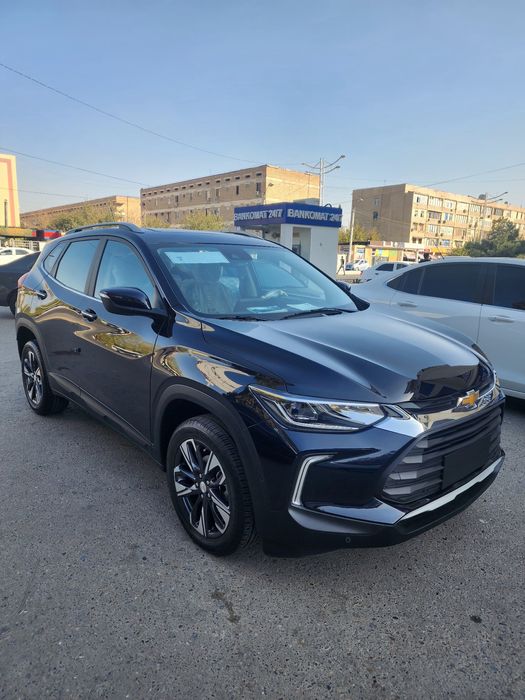 Tracker Premier 2023 Panorama