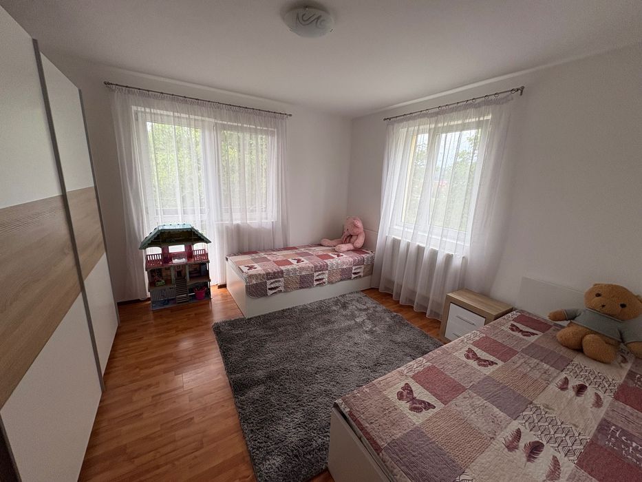 Apartament pentru închiriat cu 3 camere în Unirea