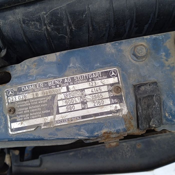 Мерседес 123 срочно сотилади