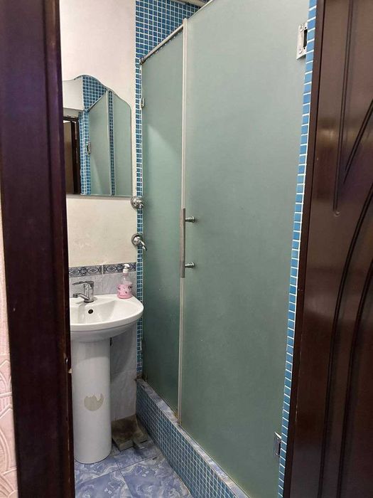 Гафур Гулям метроси енида 1 хоналик квартира сотилади