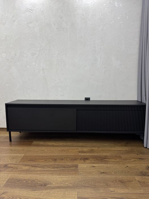 Чисто нов луксозен и модерен черен мат Тв телевизионен шкаф 188 см