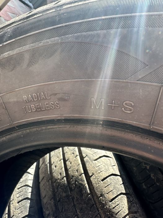 Резина 215/70/R15C 4шт лето