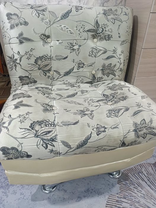 Продам диван-софа и два кресла