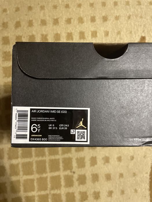 jordan 1 mid SE ,noi fără etichetă