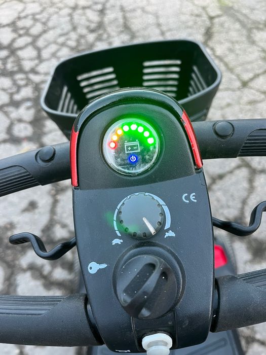 Електрически инвалиден скутер Apex