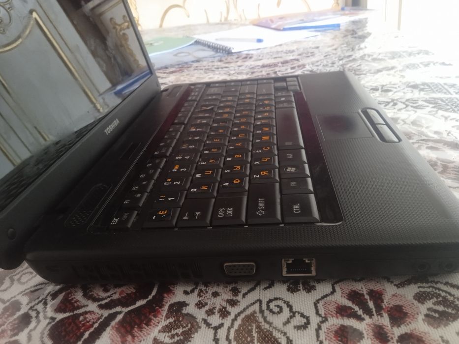 Noutbok TOSHIBA arzon