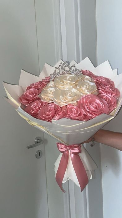 Buchet de flori din satin
