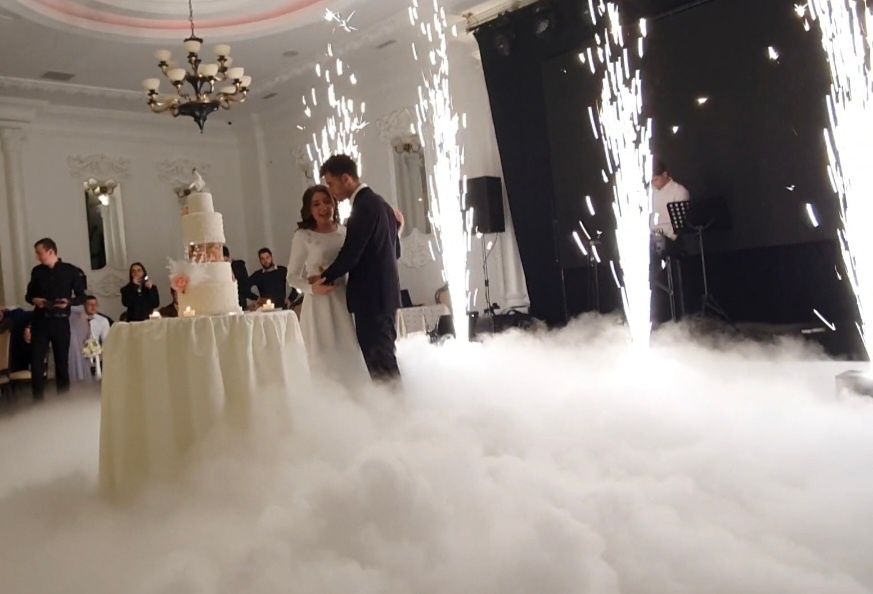 Gheata Carbonica Fum greu Artificii Reci Sparkulare Dj Poze Video