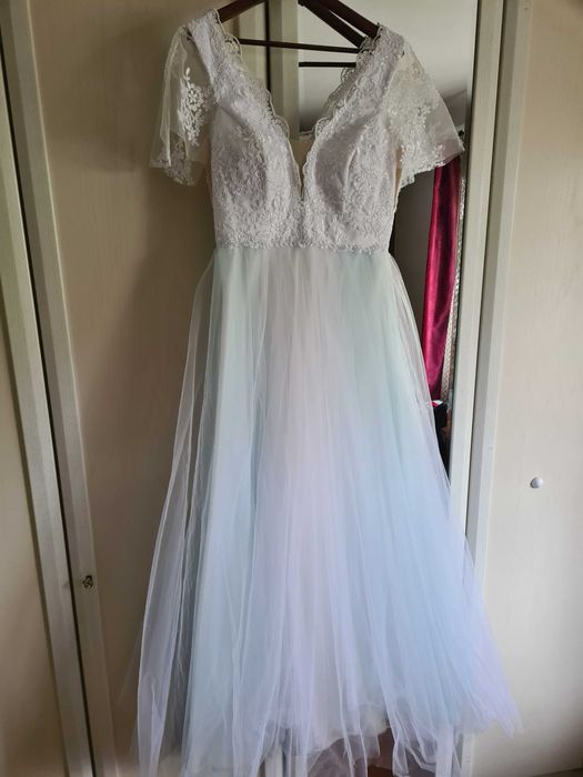 Rochie mireasa cu tull
