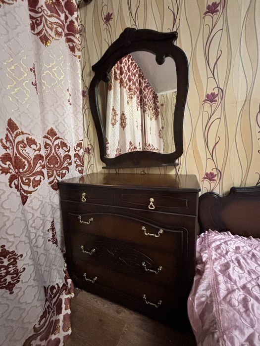 Продам спальный гарнитур