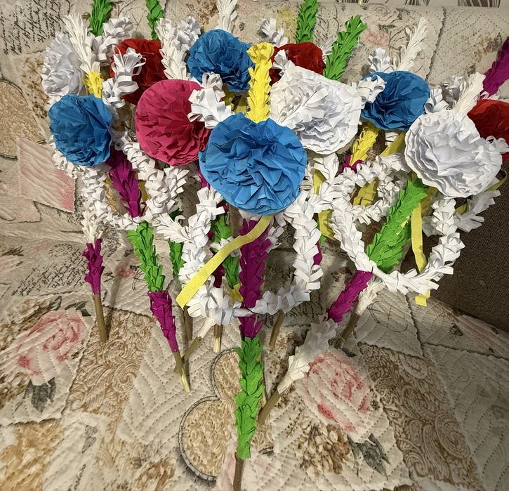 Ръчно изработени пъстри сурвачки