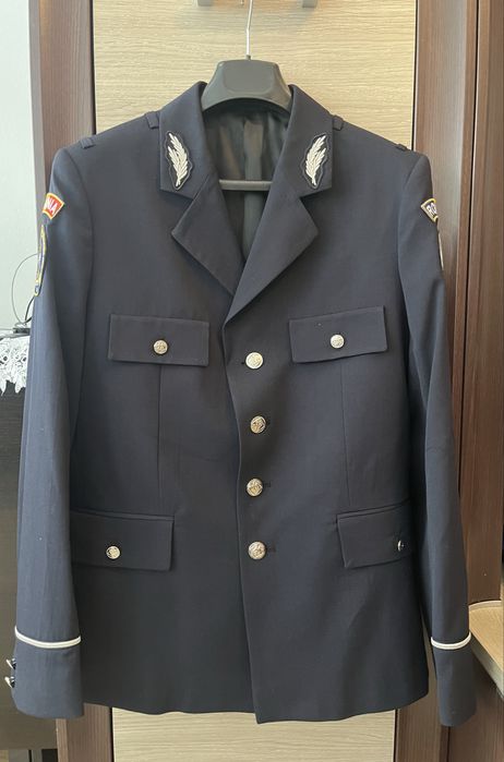 Uniforma de reprezentare politie