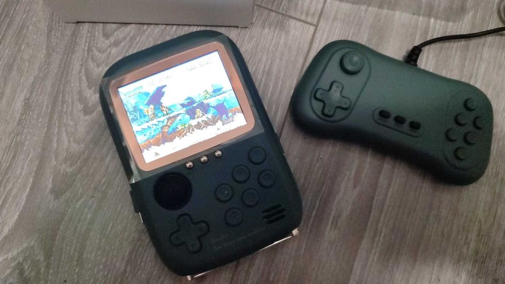 Consola jocuri 2 in 1 cu baterie externa si joystick
