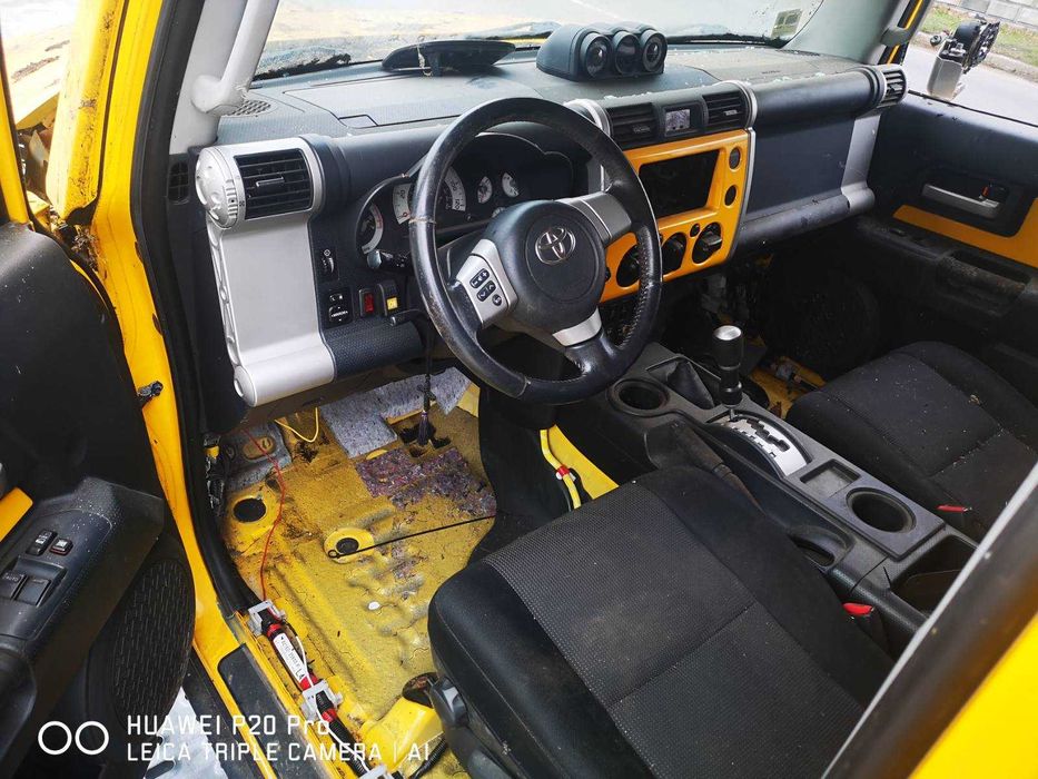 Toyota FJ Cruiser - ЗА ЧАСТИ