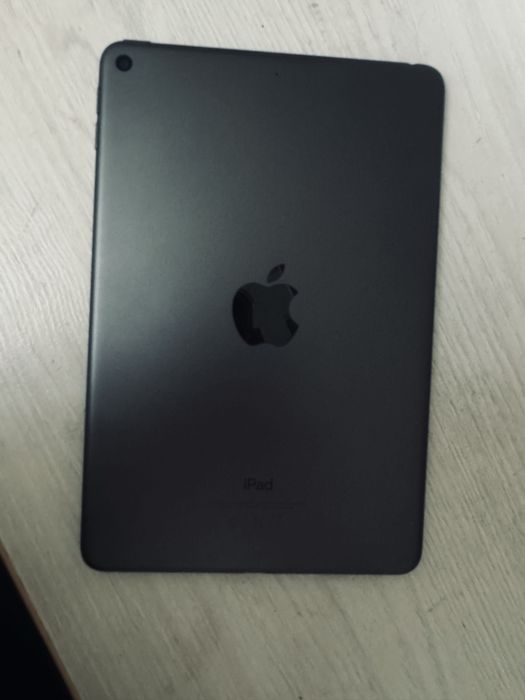планшет айпад iPad mini 5 в отличном состоянии