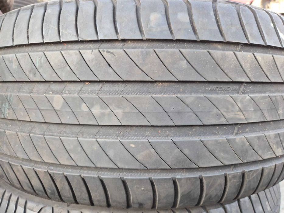 2 Anvelope de VARA - 235/55/17 - Michelin - Stare F BUNA - DOT 2021 !