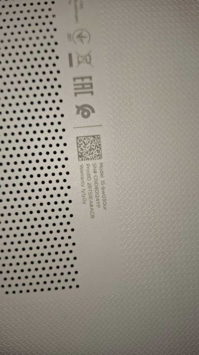 Ноутбук HP 15-bw030ur