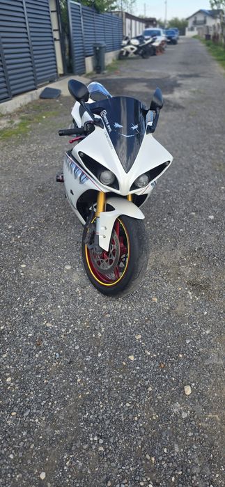 Yamaha R1 2009 Big Bang bine întreținută!