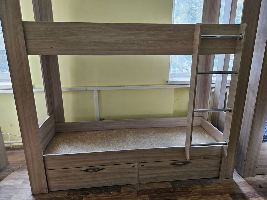 Продам кровать двухярустный