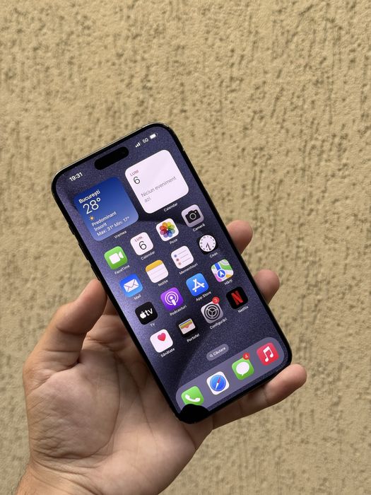 • Vand IPhone 15 Pro Max { 256GB }