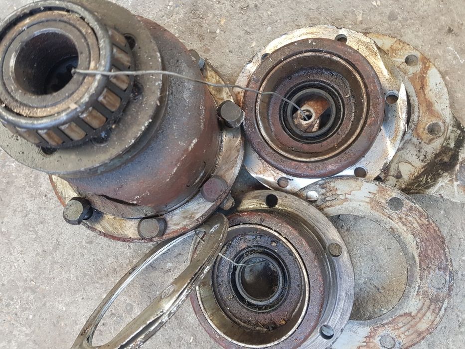 Vînd carcasa diferențiat,pentru transmisie 445