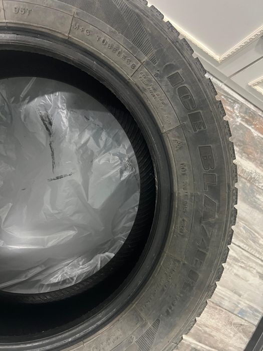 Резина зимняя б/у. Комплект.