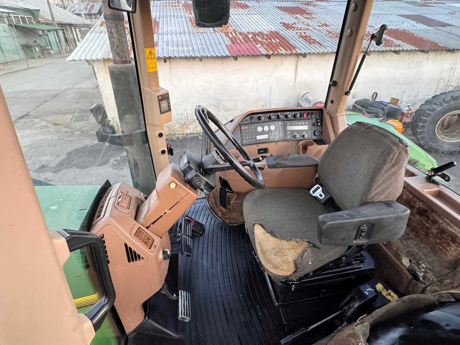 Tractor John Deere 8300