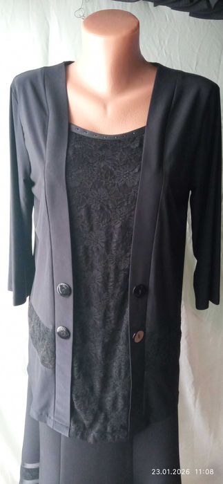 Дамска блуза от Ликра с дантела .