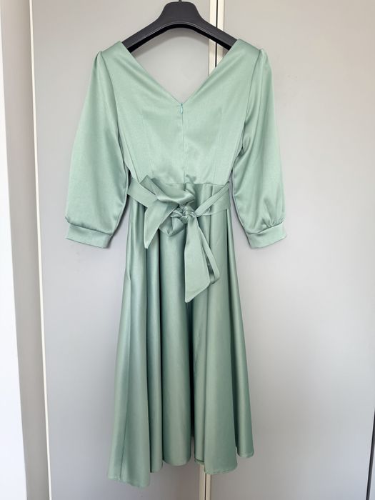 Vand rochie verde menta marime M noua fara eticheta